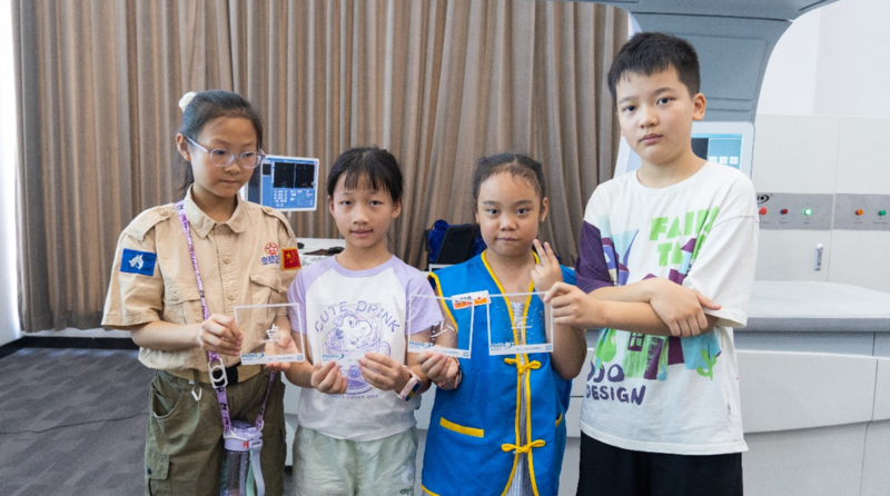 感受中国原创技术，近 60 组卓越少年义工团亲子家庭走进海扶刀发源地