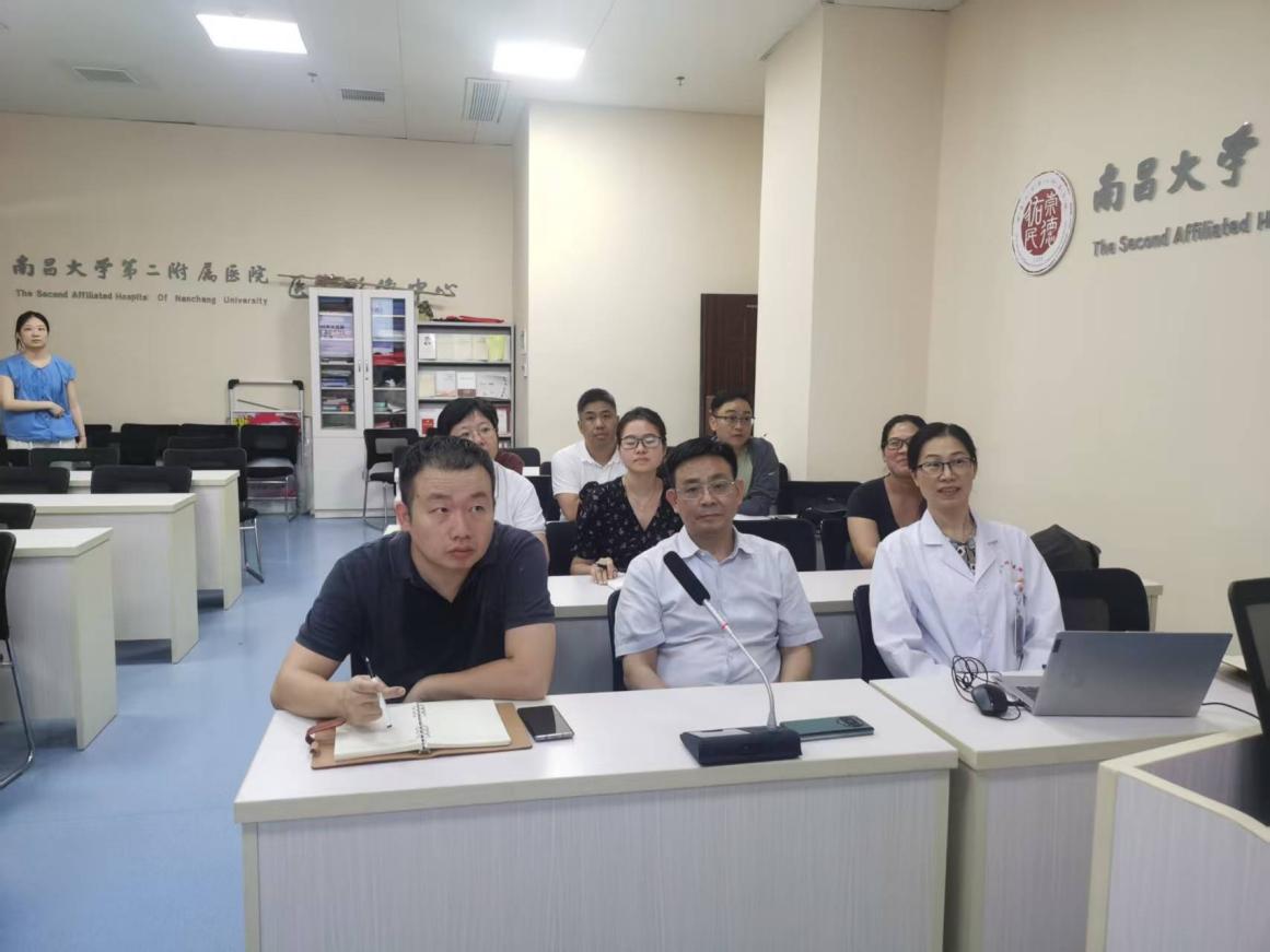 南昌大学江西医学院影像医学与核医学教研室召开专题研讨会