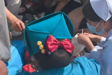 祁连山高速突发车祸 桂林医生挺身救人