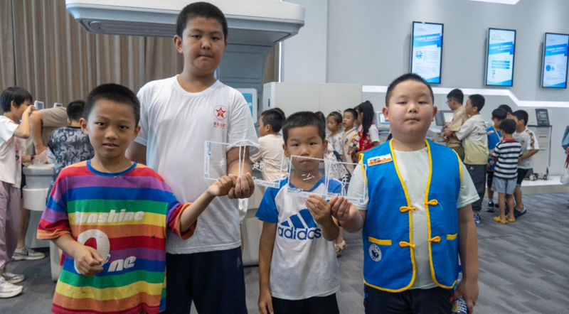 探秘中国原创黑科技，60 多组卓越少年义工团亲子家庭走进海扶刀发源地