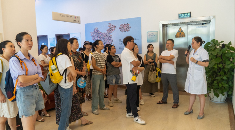 探秘中国原创黑科技，60 多组卓越少年义工团亲子家庭走进海扶刀发源地