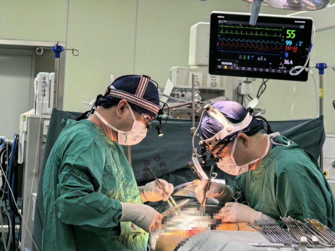 全球首例！西安交大一附院成功完成微创冠脉多支搭桥同期二尖瓣钳夹手术