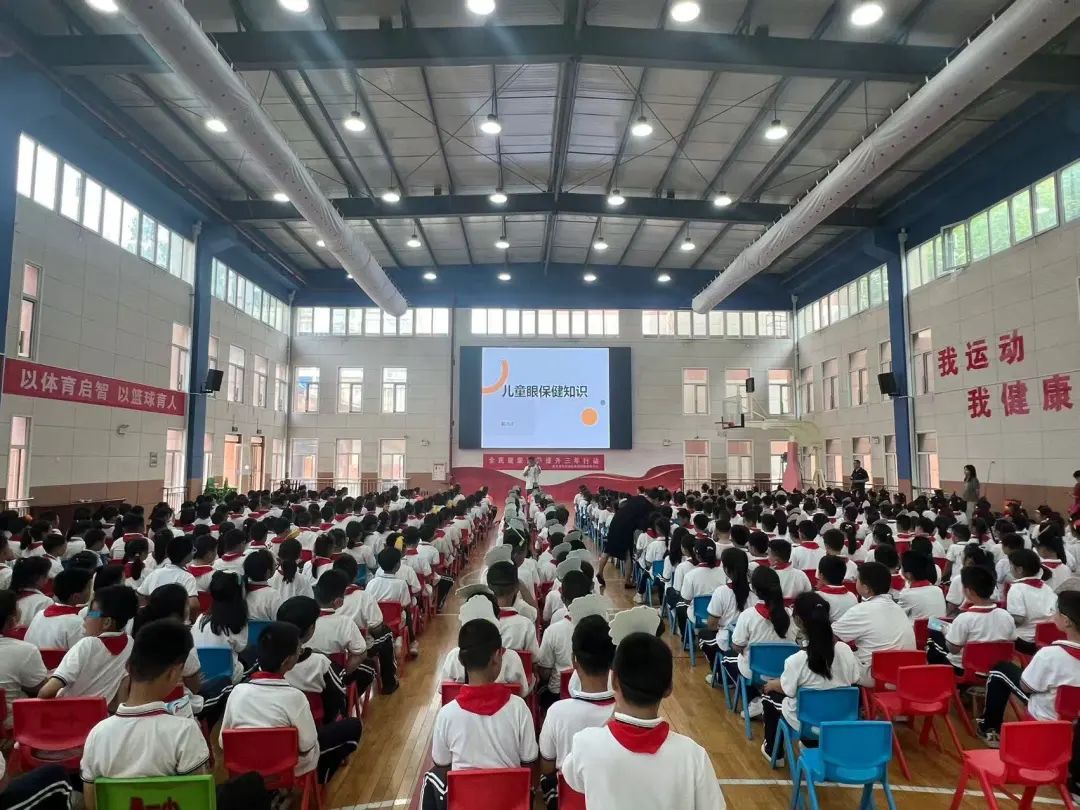 湖北小儿眼科名医戴鸿斌丨 30 年死磕一个 「小众病」,托举孩子光明未来