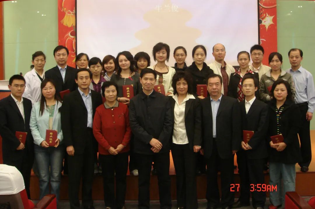 湖北小儿眼科名医戴鸿斌丨 30 年死磕一个 「小众病」,托举孩子光明未来