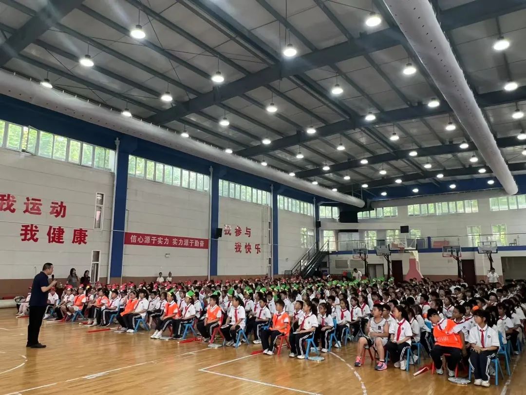 湖北小儿眼科名医戴鸿斌丨 30 年死磕一个 「小众病」,托举孩子光明未来