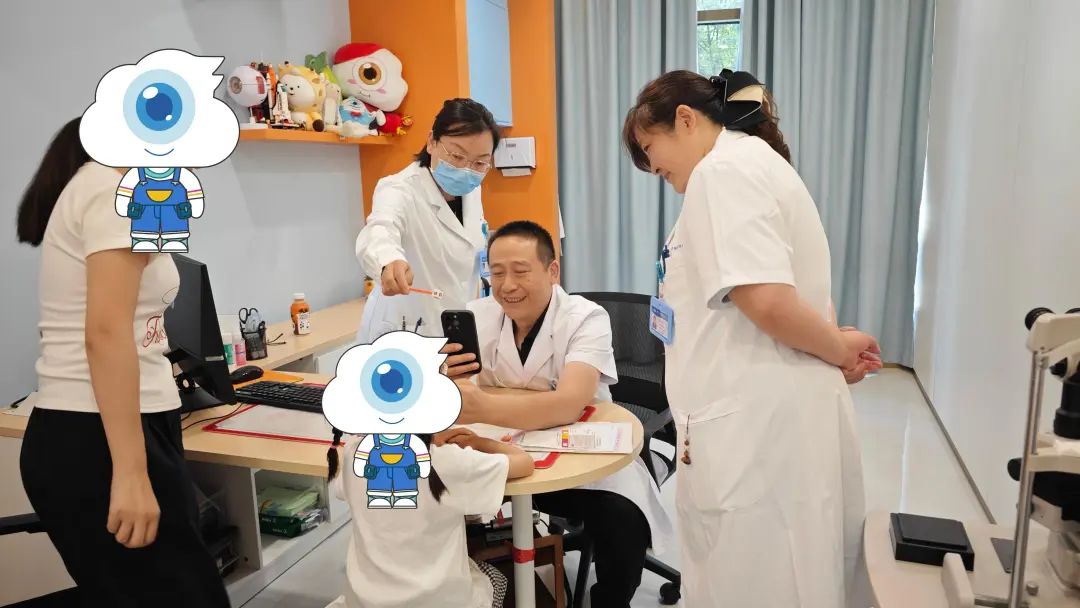 湖北小儿眼科名医戴鸿斌丨 30 年死磕一个 「小众病」,托举孩子光明未来