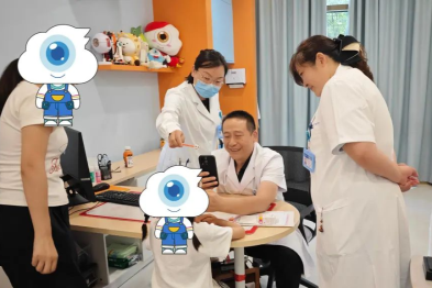 湖北小儿眼科名医戴鸿斌丨 30 年死磕一个 「小众病」，托举孩子光明未来