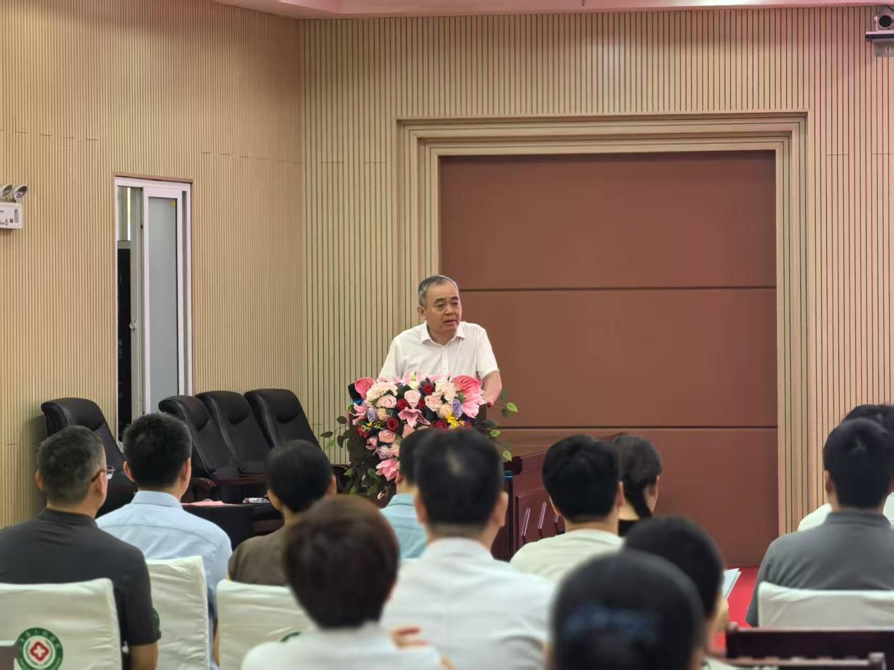 「百场义诊献礼 100 年二附」系列活动走进彭泽县人民医院