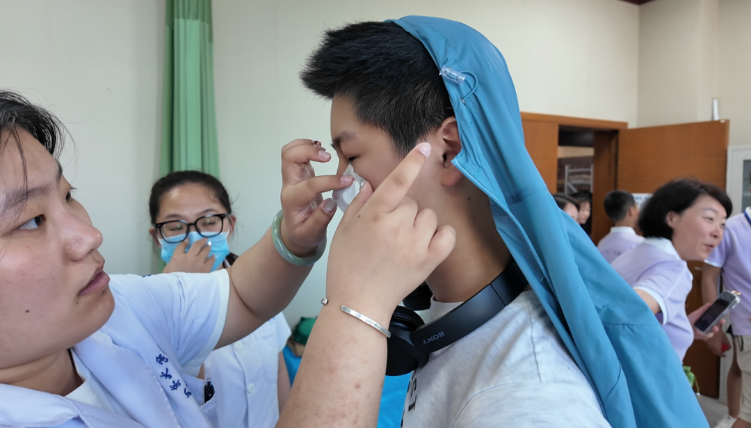 跨越山海的文化之约！10 多个国家 40 多名海外华裔青少年到鸿港医院参访交流