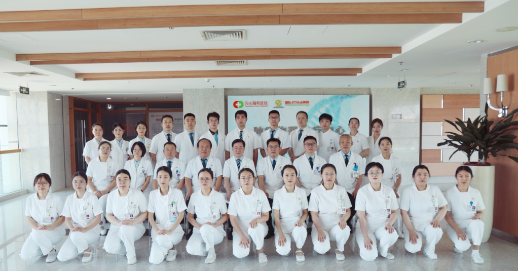 耄耋老者频繁「咯血」,子孙奔波寻医