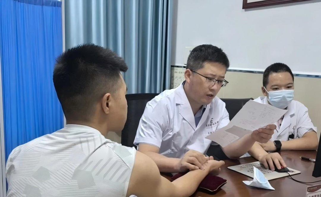 湖北省三院第十四批「博士服务团」成员贺彬赴宣恩县中医医院助力医疗技术提升