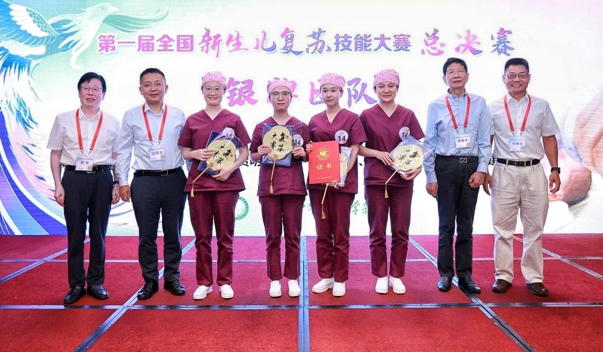 五年守护，949601 次托举！草莓医院大儿科温度持续上升