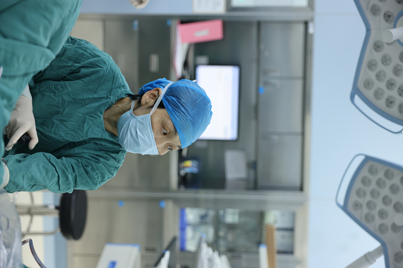 8·19 致敬生命守护者|不负白衣 以爱为光