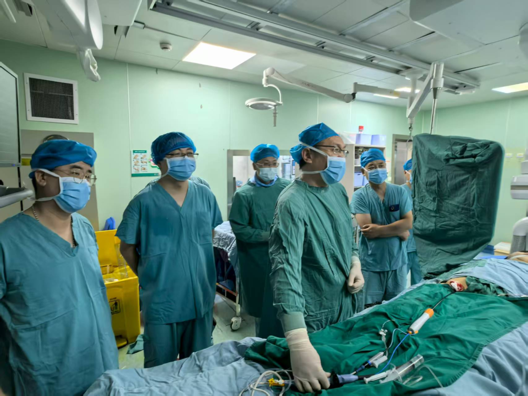 中国医师节丨光影为笺,致敬「德馨技勤」的一附院人