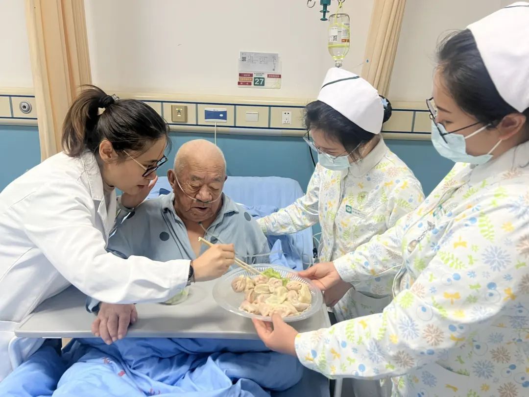 中国医师节丨光影为笺,致敬「德馨技勤」的一附院人