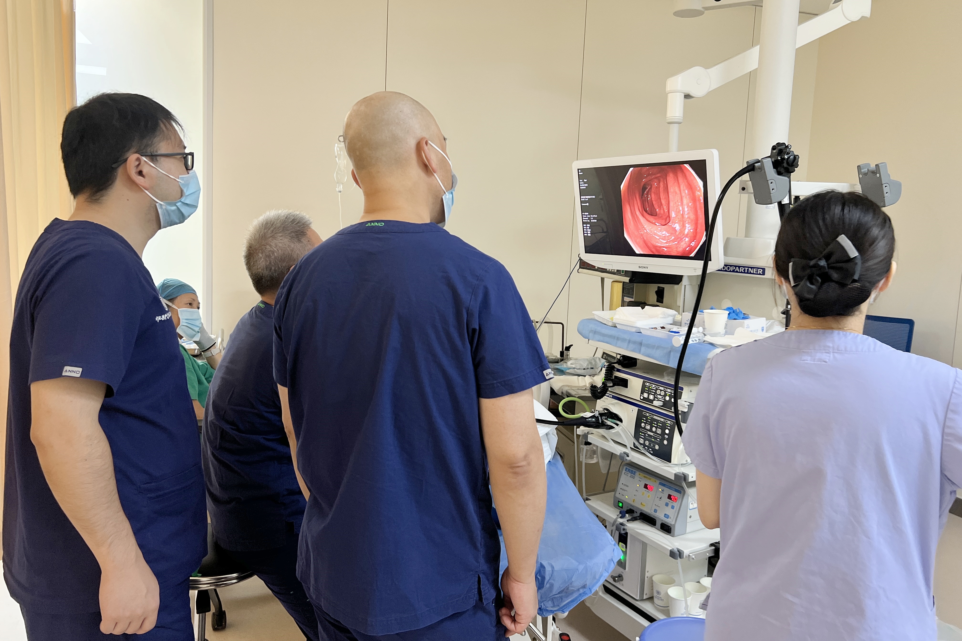 医疗界 IP 大碰撞!「成都下水道」「消化科倔老头」「扫地僧一听」汇聚新华医院,共探医学新媒体「破圈」之道!