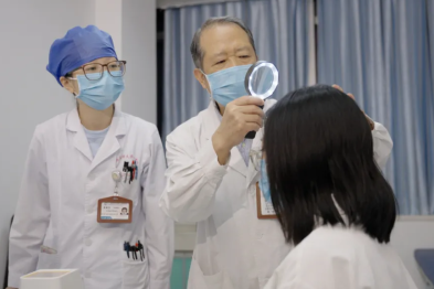 三十余载从医路，他们以仁心点亮生命灯塔