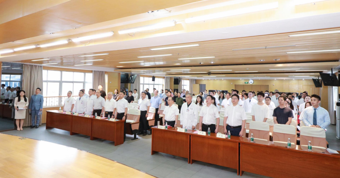 医者仁心,荣耀时刻!广州市第一人民医院医师节表彰活动精彩纷呈