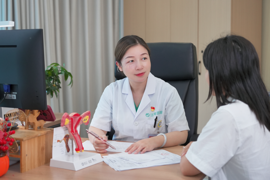 时光里的温柔刻痕 | 中国医师节,致敬「生命见证者」