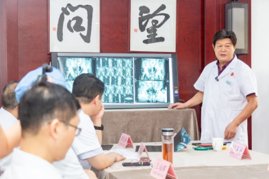 「大型骨坏死会诊」首日迎高峰：专家团队精准施治，患者直呼「解难题」…