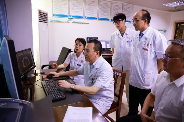 建成辐射鄂东的区域医疗高地 武汉市新洲区人民医院签约加入湖北省人民医院医联体