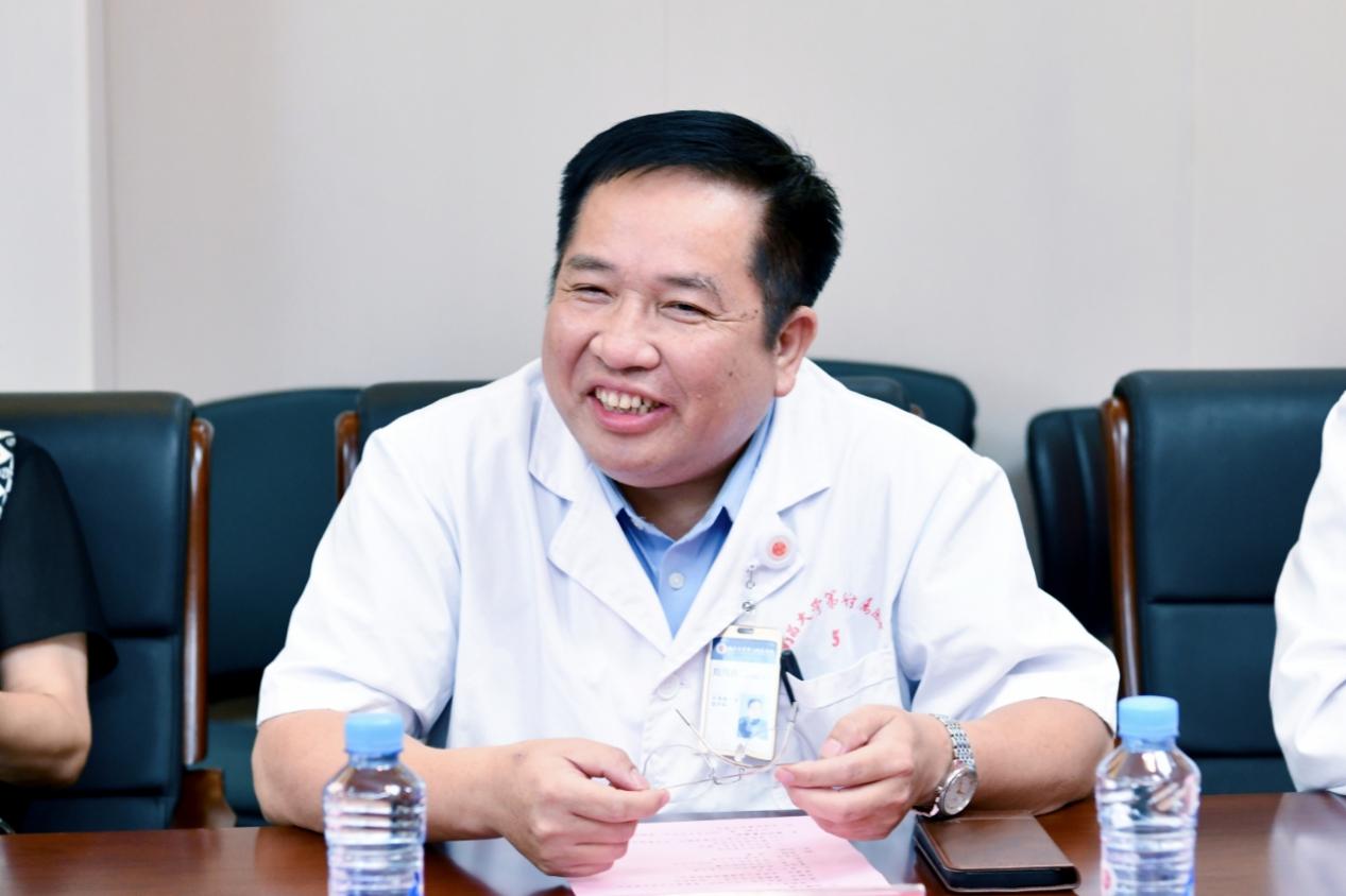 江西省总工会、教育工会一行到南昌大学二附院走访慰问——情系医师节 慰问暖人心