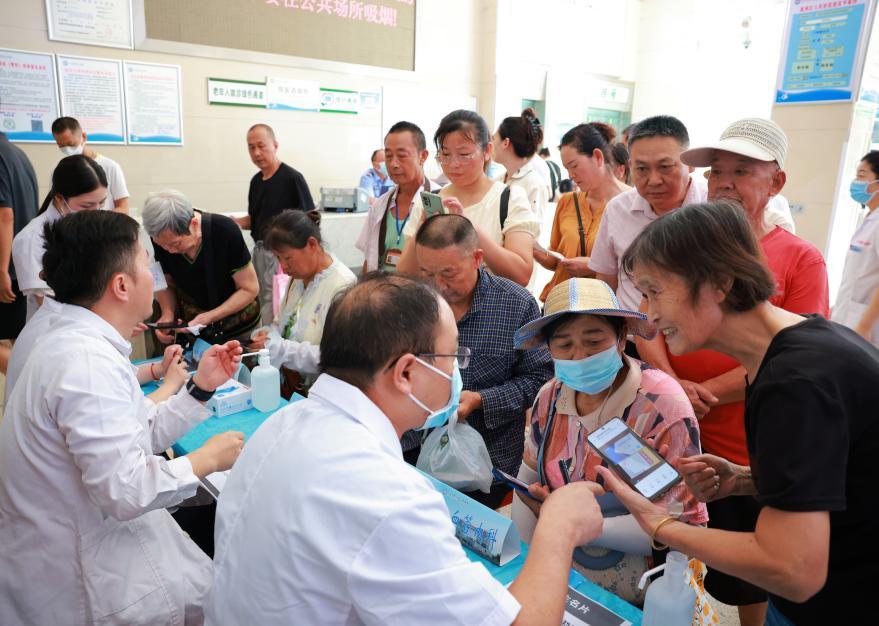 建成辐射鄂东的区域医疗高地 武汉市新洲区人民医院签约加入湖北省人民医院医联体