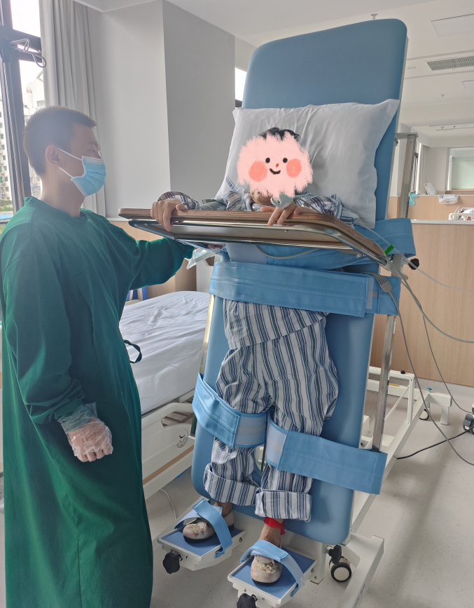 从「卧床呼吸机依赖」到「自主吃饭盼回家」——68 岁方嬢嬢的重症康复故事