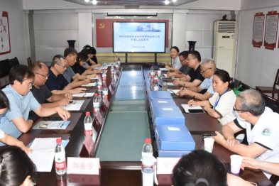 精准「把脉」促提升：市专家组为河科大二附院传染病防控工作「开方献策」