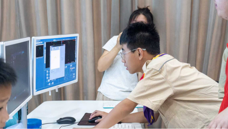 卓越少年义工团走进海扶刀发源地,近 80 组亲子家庭探索超声波奥秘