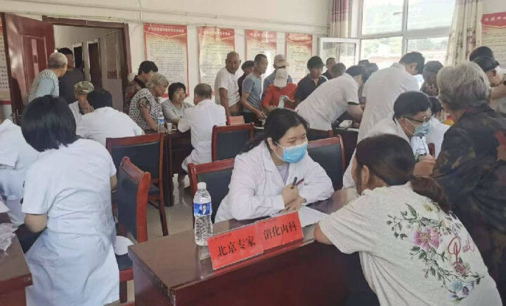 「小」医院里有「大」爱