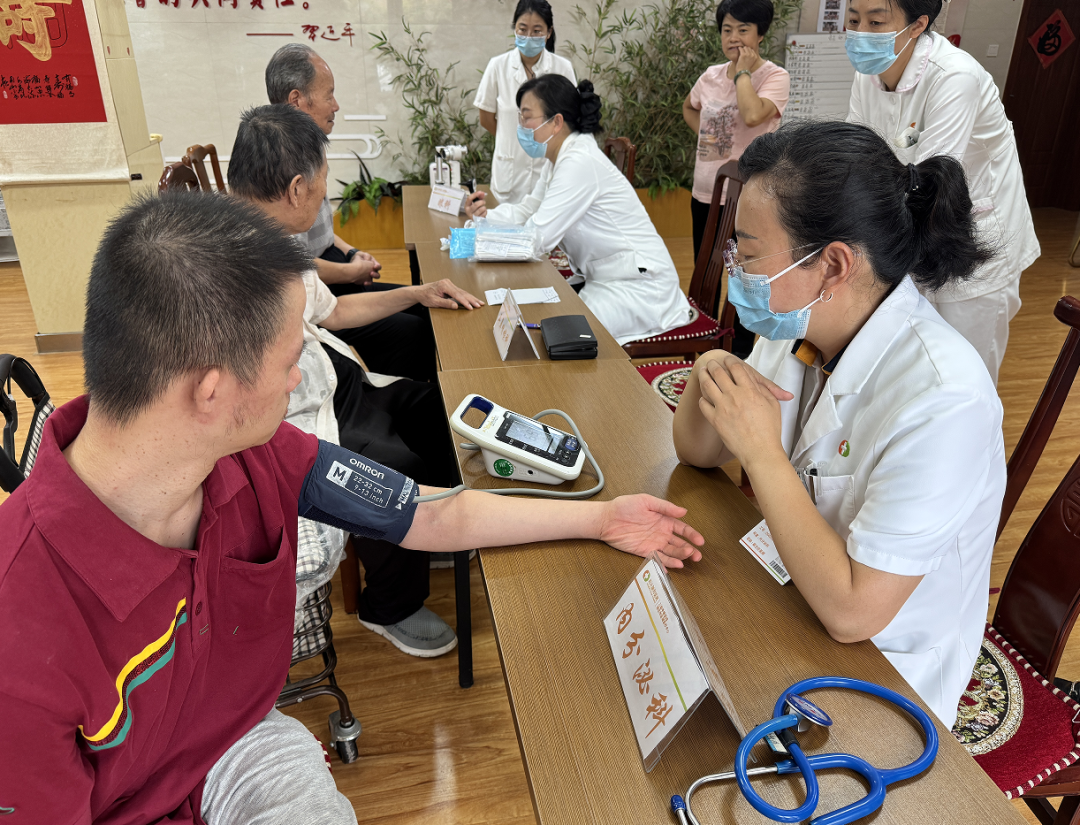 知「足」常乐！预防糖足致残，共创健康生活​