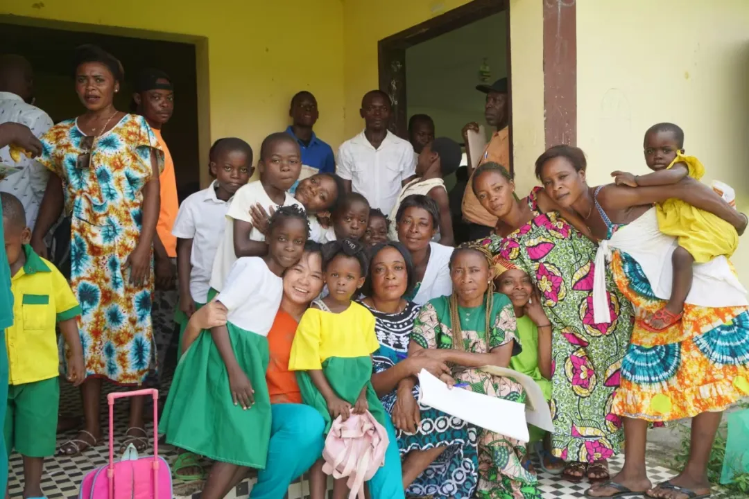 深圳市妇幼保健院援非医生阎恺、高航:跨越山海的生命守护者