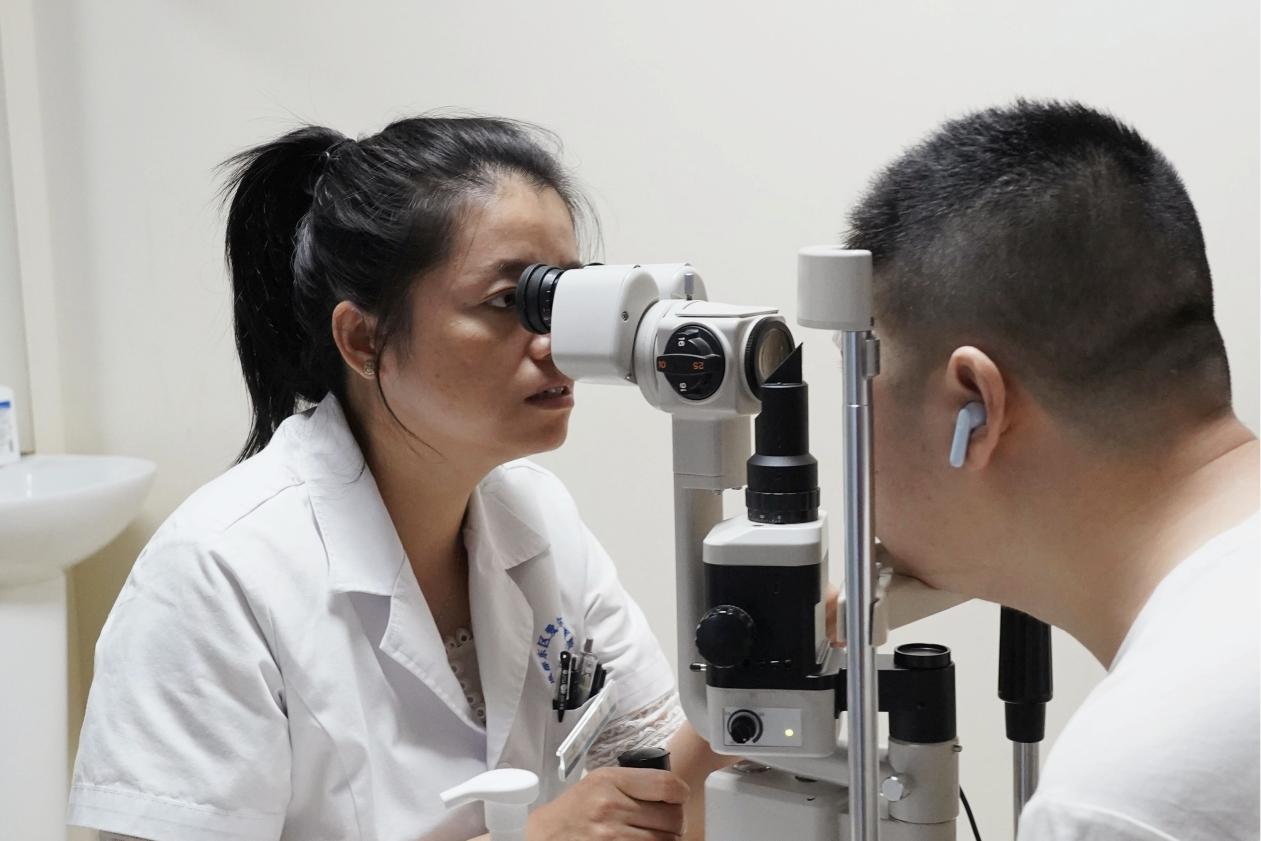 33 岁糖友突遇黑影遮眼！双眼竟已病至「末期」险失明