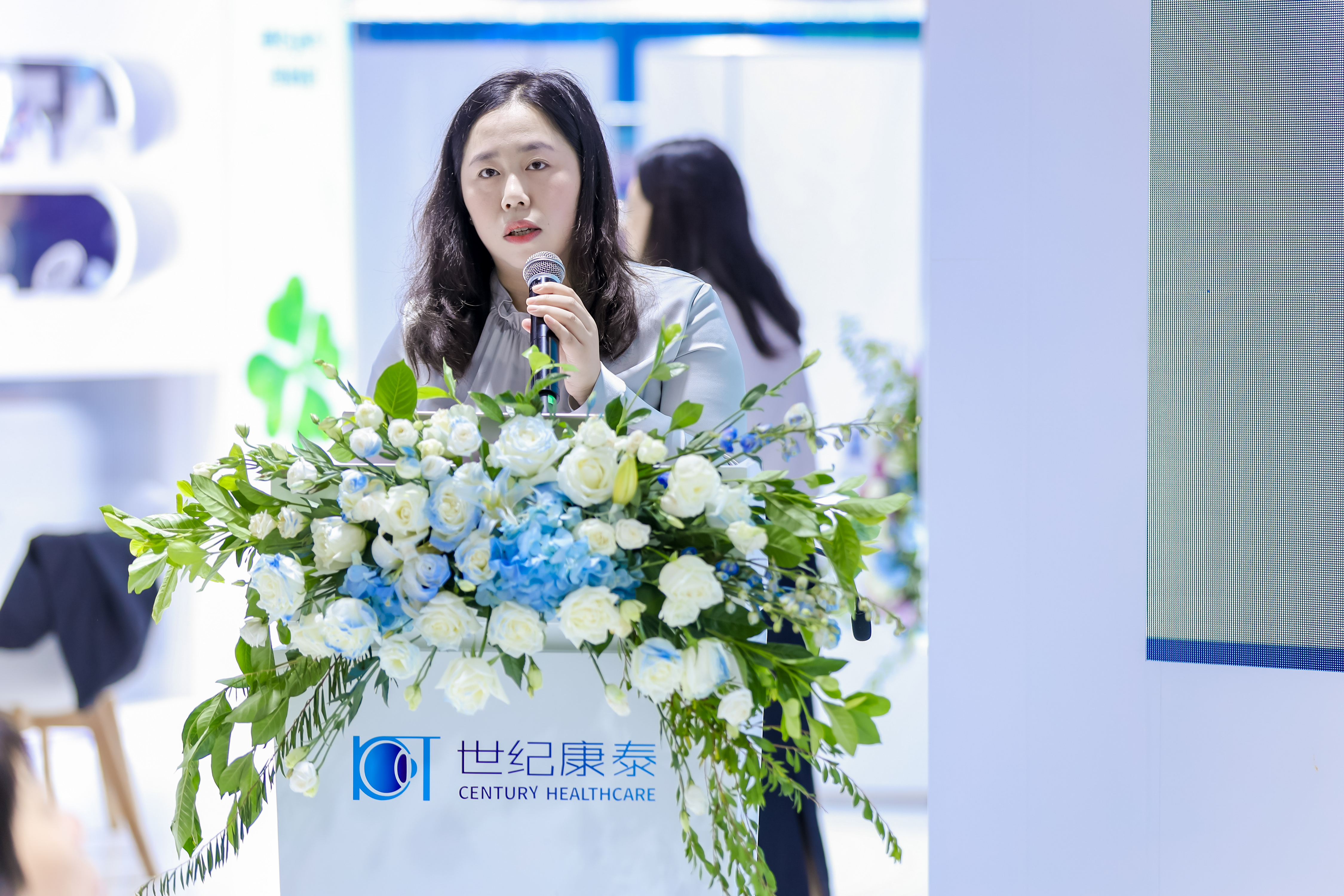 北京华厦民众眼科医院闫浩宇亮相 CCOS2025，深度解析巩膜镜前沿验配技术