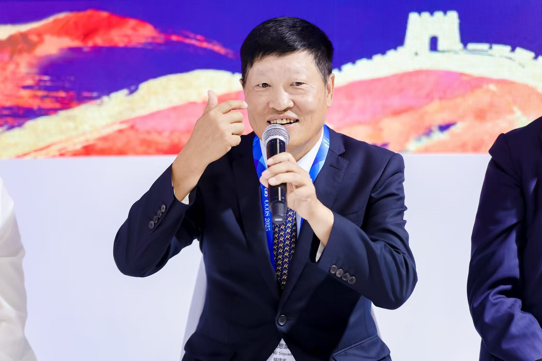 北京华厦民众眼科医院首席专家朱思泉教授受邀出席中华医学会第二十九次眼科学术大会，并作多场重要学术报告