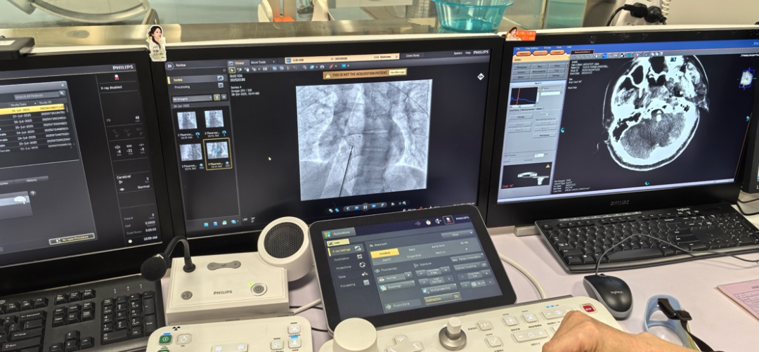 2025 年医师节丨「医」路不辍：暖慰问、践初心、赞真情，共绘江北医院医患同心圆