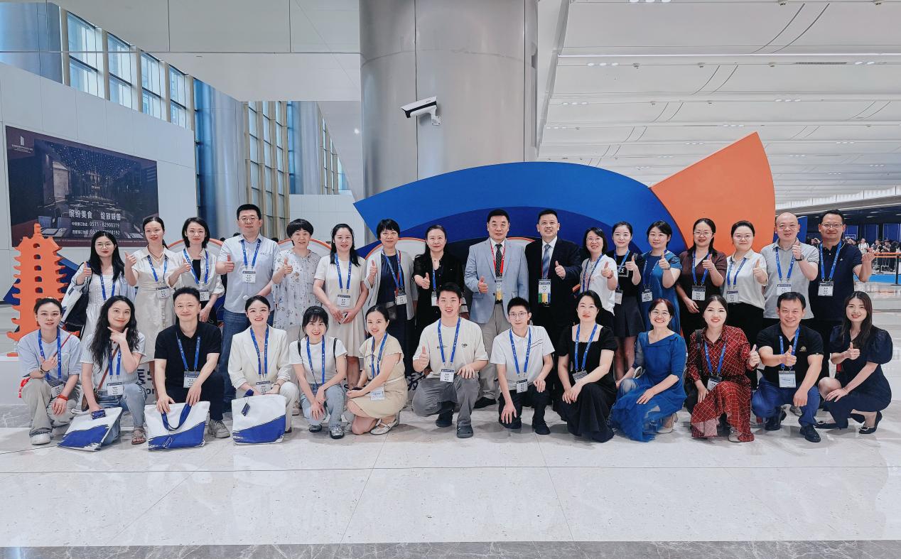 群星闪耀 CCOS2025!爱尔眼科成都一城四院专家团受邀出席 2025 全国眼科学术年会