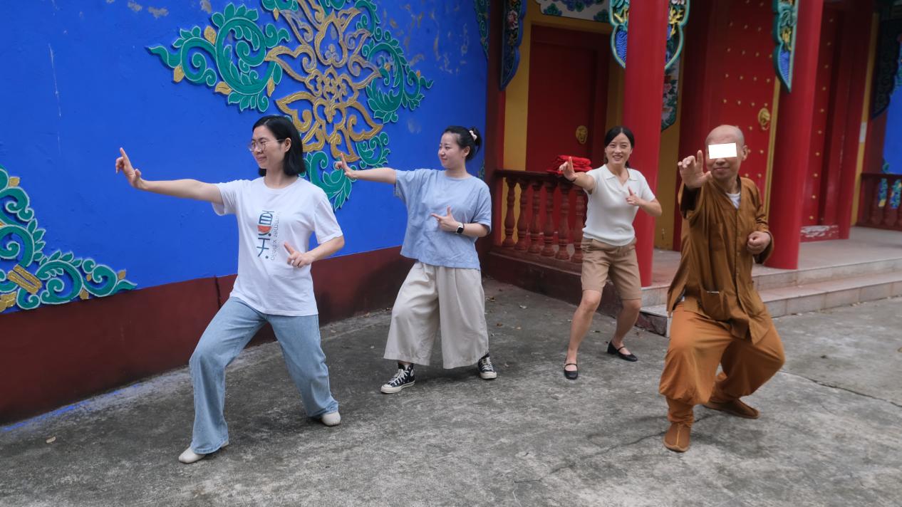 南昌大学二附院「透亮人生」志愿服务团队深入探访腹透患者,守护居家透析安全