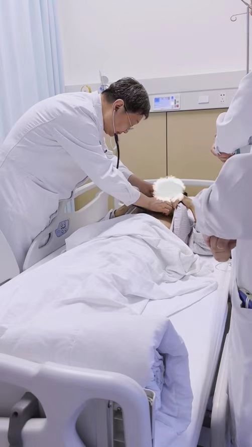 医者父母心 师者领航人——记河北医大一院普外学科主任李中信教授