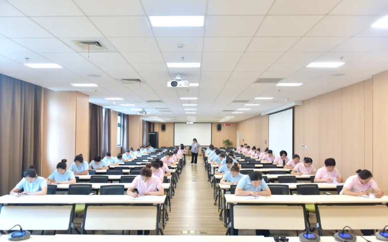 阜阳市 2025 年职工托育职业技能大赛圆满落幕，阜阳市妇女儿童医院斩获多项佳绩！