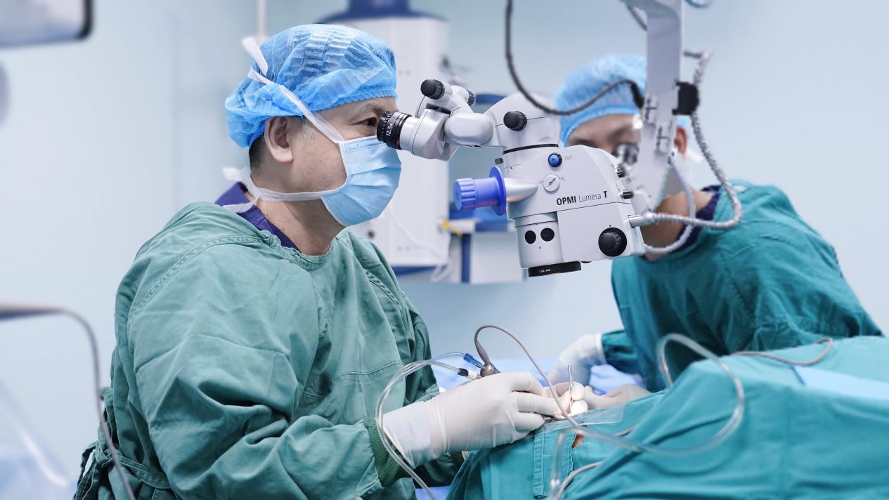 爱尔眼科成功举办老花白内障专家科普答疑会