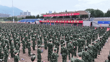 屈光术后防晒不到位，角膜长「雾霾」？军训烈日下更需严防！