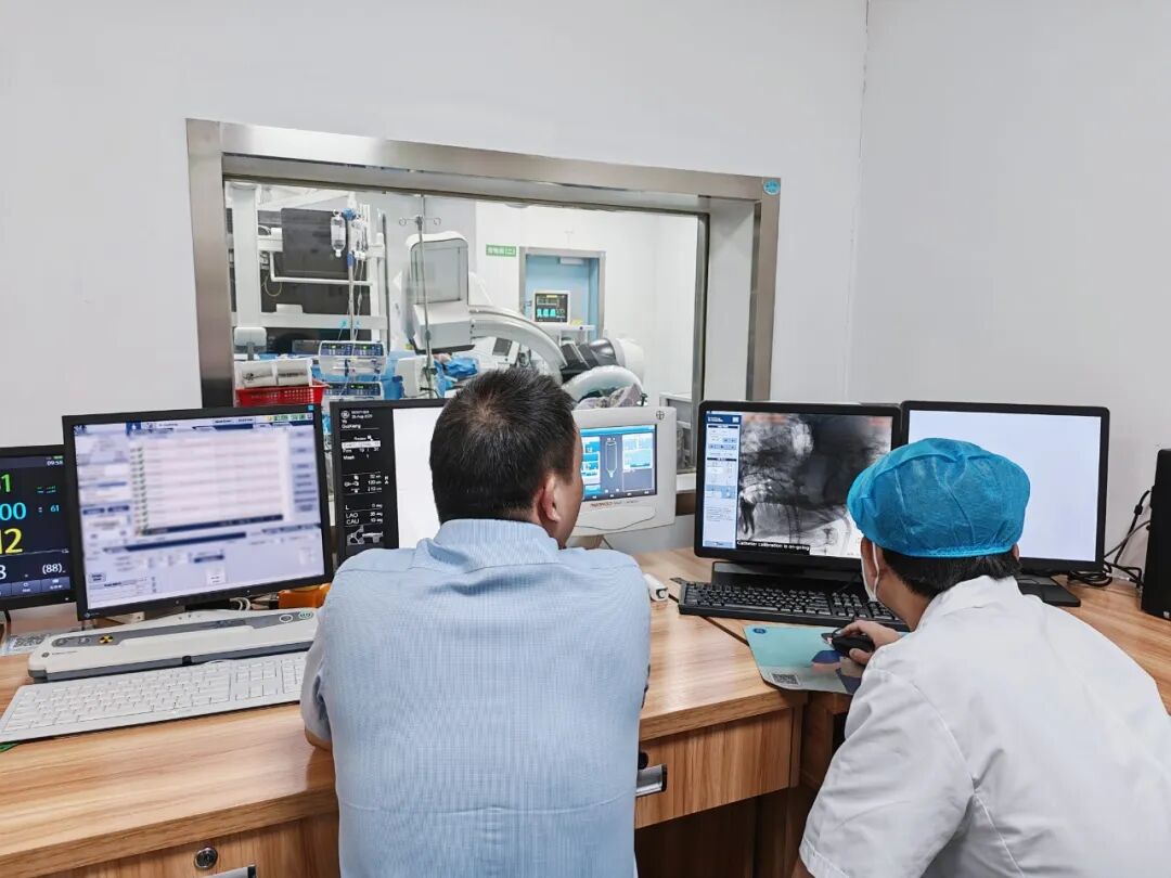 女子毫无征兆突发昏迷,竟是「颅内多个炸弹」作怪