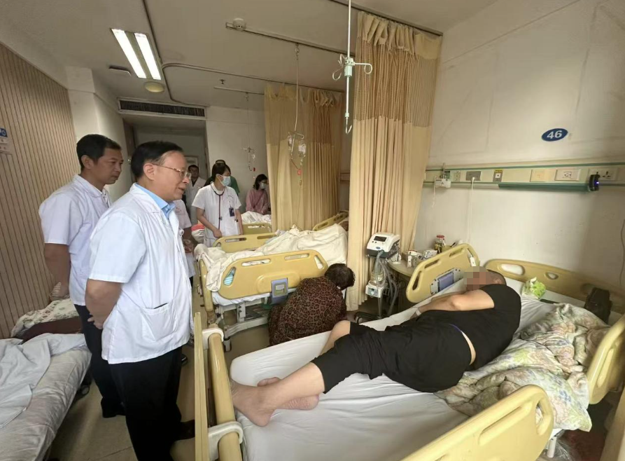 聚焦医德建设，推进清廉医风！南昌大学二附院开展医德医风专项查房