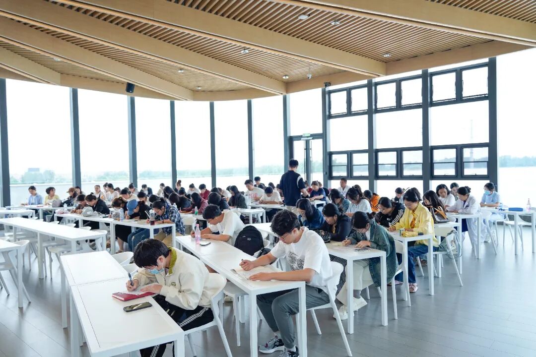 追光而来,共赴使命 | 燕达陆道培医院 2025 年度第二次新员工入职培训圆满结束