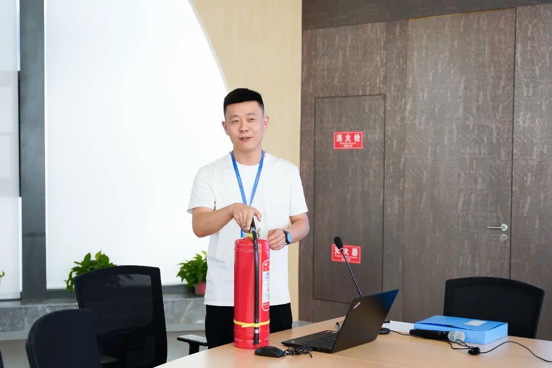 追光而来,共赴使命 | 燕达陆道培医院 2025 年度第二次新员工入职培训圆满结束