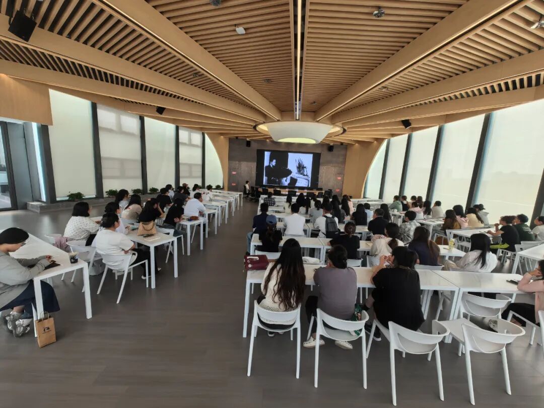 追光而来,共赴使命 | 燕达陆道培医院 2025 年度第二次新员工入职培训圆满结束