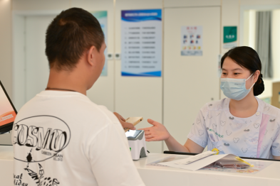 护士站即可进行「医保结算」，全流程平均仅需 3 分钟