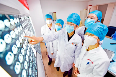 人文视角丨八旬奶奶的「住院日记」：在呼吸与危重症医学科的那些暖心瞬间